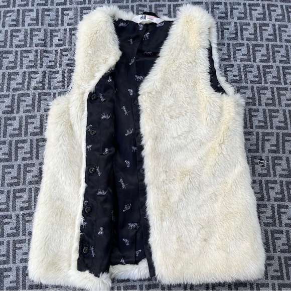 H&M Faux Fur Snap Front Vest - Ivory/Cream - 10/11Y - Picture 2 of 12